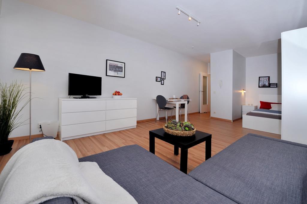 Hotel Friedrichstrasse แลมแพร์ตไฮม์ ภายนอก รูปภาพ
