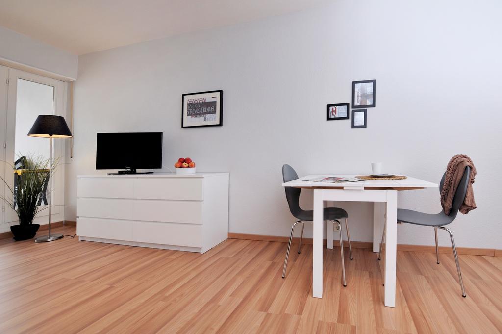 Hotel Friedrichstrasse แลมแพร์ตไฮม์ ภายนอก รูปภาพ